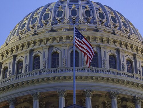 Трамп рассматривает проведение законопроекта по санкциям против РФ через Конгресс