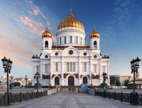 Эпоха калейдоскопа стилей: постмодернизм, лужковская архитектура и
